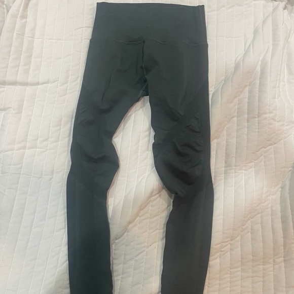 Alphalete Aero leggings size medium color army green size medium - Picture 2 of 4